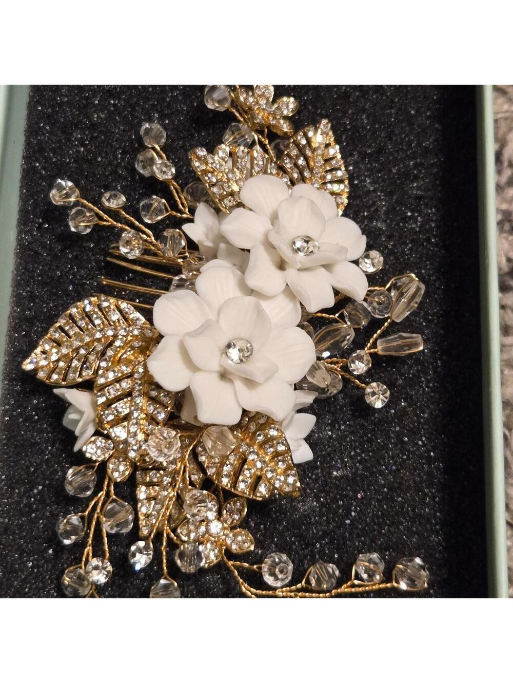 Women's White and Gold Hair-accessory
